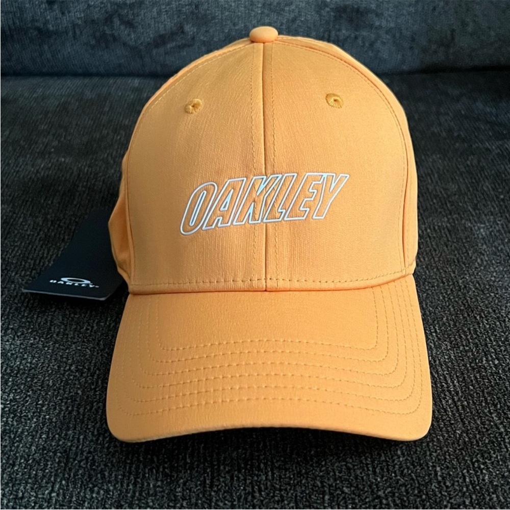 Oakley 6-Panel Orange & White Waved Embroidered Elastic Hat Size Small/Medium